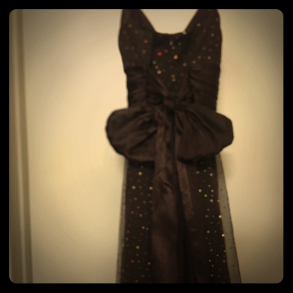 Formal dress - Picture 1 of 3